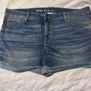 ✨ 2 for $18 ✨ Ava & Viv Women's Classic Blue Jean Shorts